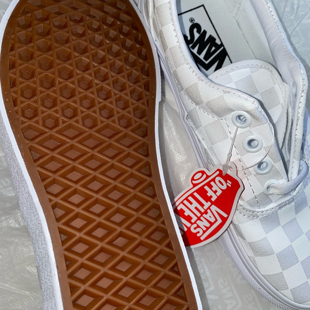 Vans - Picture 7 of 9